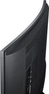 Samsung UE65JU7500 TV set fra siden, buet skærm, ultra tynd sort ramme, skrå metalfod