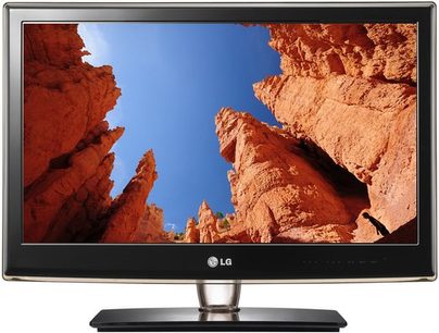 LG 26LV2500 fladskærms-TV, der viser røde, eroderede klippeformationer under en blå himmel