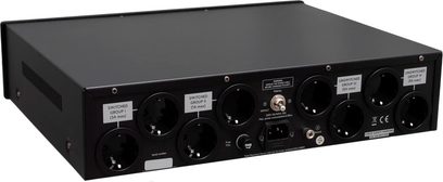 Alimentatore Taga Harmony PC-7000 nero, vista frontale, 4 prese di corrente, interruttori, spie LED, connettori
