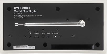 Tivoli Model One Digital radio, bagudsigt, hvid plastkabinet, teleskopisk metalantenne, porte og knapper