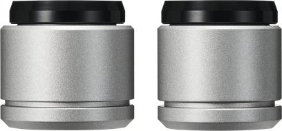 To cylindriske Audio Technica AT-LPA2 fødder i sølvfarvet aluminium med sort top, metallisk tekstur, set forfra