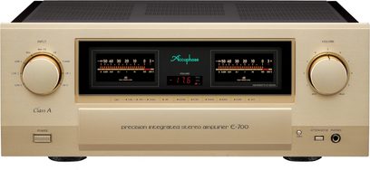 Integrerad stereo hi-fi-förstärkare E-700, framsidesvy, rektangulärt hölje, cirkulära knappar till vänster och höger, två centrala skärmar