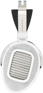 Atviras laidinis hi-fi ausinės Hifiman HE1000, vaizdas iš viršaus, ovali sidabrinė ausinė, horizontali grotelė, metalinis lankelis