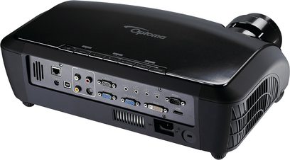 Optoma EP1080 sort videoprojektor, set forfra og ovenfra, tilslutningsmuligheder på bagsiden, kontrolknapper på toppen