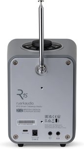 Ruark Audio R1S -vaalea harmaa pöytäradio, takaa, metalli/muovi runko, teleskooppiantenni, USB-C-portti ja kaksi 3,5 mm -liitäntää