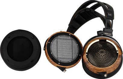Sluchátka Sendy Audio Peacock Zebra s otevřenou konstrukcí, zebrano dřevo, černá mřížka, černé polstrování, černá kožená čelenka, pohled zepředu