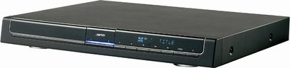 DVD přehrávač Jamo, černý, přední panel s modrým displejem, tlačítka a zásuvka, pohled zepředu