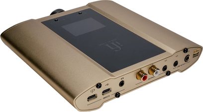 Přenosný audio převodník iFi Audio iDSD Valkyrie v zlatém kovovém provedení s konektory RCA, USB, 3,5mm jack a černým displejem