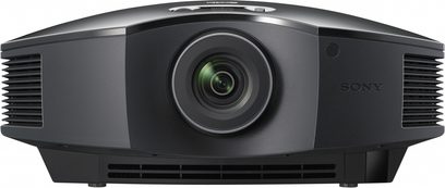 Sony VPL-HW55ES sort videoprojektor, set forfra, linse i midten, sidehullede ventilationsgitre, mat sort farve