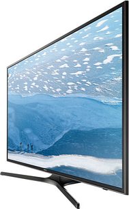 Plochý televizor Samsung UE55KU6000KXZF zepředu, zobrazující zasněženou horskou krajinu
