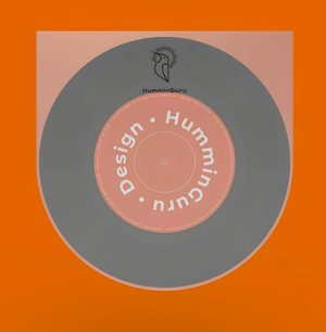 Transluzente rosafarbene 7-Zoll-Innenhülle von HumminGuru mit grauer Vinylplatten-Grafik, Vorderansicht