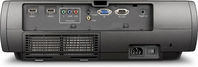 Epson EH-TW5500 sort videoprojektor, set forfra, med HDMI-, VGA-, komponent-, S-Video-, RS-232C- og trigger out-tilslutninger