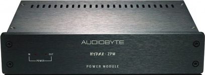 Separat strømforsyning til HI-FI-elektronik Audiobyte Hydra ZPM sort, set forfra, rektangulært kabinet i børstet sort metal