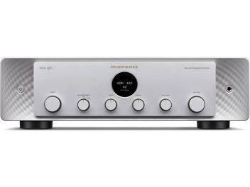 Amplificador de alta fidelidad estéreo Marantz Model 40n plateado, panel frontal, vista frontal, 6 botones giratorios, 1 pantalla redonda central, 2 tomas jack