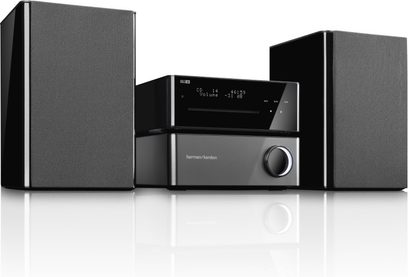 Mini sistema hi-fi Harman Kardon MAS 101 nero, vista frontale, composto da due diffusori e un amplificatore con display LCD e pulsante