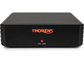 Juodas Thorens MC 1600 fonostiprintuvas, priekinis skydelis su raudonu šviečiančiu logotipu ir LED indikatoriumi