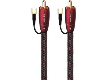 Καλώδιο subwoofer AudioQuest Irish Red με κόκκινους συνδέσμους RCA, ακίδες γείωσης και μαύρο-κόκκινο πλεκτό περίβλημα