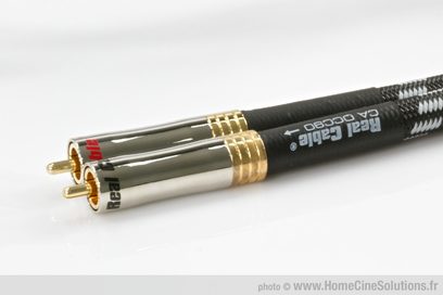 RCA analog lydkabel Real Cable CA OCC 90 1m, guldbelagte stik, sort kappe, set oppefra
