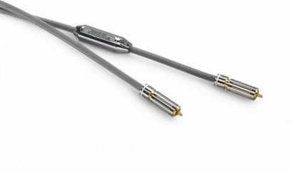 Siltech Explorer 90i SC006 RCA-Kabel, grauer geflochtener Textilmantel, zwei Stecker, vergoldete Pins, Modul, Draufsicht