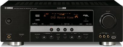 Yamaha RX-V463 czarny amplituner kina domowego, widok z przodu, pomarańczowy wyświetlacz LED, srebrne przyciski i pokrętła, gniazda jack
