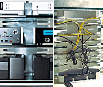 Audio-video nábytek Schroers & Schroers Biga 200 z kovu a skla, se zamotanými žlutými a černými elektrickými kabely