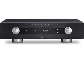 Voorkant van een zwarte Primare I35 stereo hifi-versterker, strak design, centraal scherm, twee grote draaiknoppen