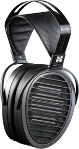 Åbent hi-fi hovedsæt Hifiman Arya, sort, set fra tre kvarter vinkel. Ovale gitterdækkede ørekopper, polstret hovedbøjle, tykke ørepuder