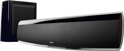Samsung HTX-810 soundbar set forfra, sort med LED-skærm, metalgitter, på hvid baggrund