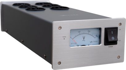Multipresa Taga Harmony PF-600 (2022) argento, 6 prese, voltmetro analogico, interruttore on/off, vista frontale