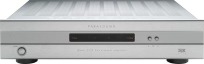 Parasound 2125 Two Channel effektforstærker, set forfra, sølvfarvet front med display, knapper og stik på forsiden