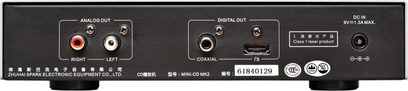 Cayin MINI-CD MK2 fém fekete, magas minőségű CD-lejátszó, hátulról látható két analóg RCA kimenet (bal és jobb), egy digitális koaxiális kimenet, egy HDMI típusú I²S port és egy DC tápkimenet