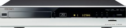 Onkyo DV-BD606 4K Blu-ray-Player schwarz, Frontansicht, blaue digitale Anzeige, Tasten und Disc-Schublade an der Vorderseite