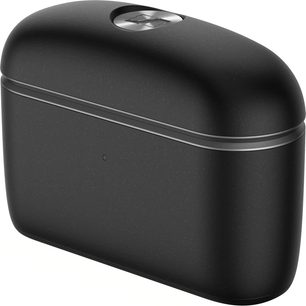 Custodia di ricarica nera Sennheiser Momentum True Wireless 5, vista di tre quarti con logo metallico sul coperchio