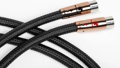 Dva audio kabel XLR Audioquest Black Beauty, černý opletený plášť, měděné XLR konektory, délka 2 metry