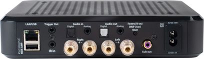 Hi-fi stereo zesilovač Russound MBX-AMP černý, zadní strana, analogové a digitální audio konektory, USB a LAN porty