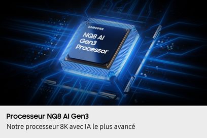 Quadratischer Samsung NQ8 AI Gen3 Prozessor in metallic-blau, Dreiviertelansicht, schwarzes Gehäuse mit goldfarbenem Rand auf leuchtend blauer Leiterplatte