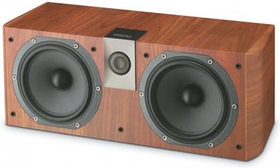 Centrální reproduktor Focal Chorus CC700 ořech, 2 černé kruhové reproduktory na přední straně, obdélníková dřevěná skříň