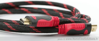 HDMI-kabel H C S Classic HDMI sort og rød flettet, forgyldte HDMI-stik, nærbillede