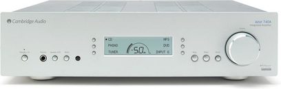 Cambridge Audio Azur 740A stereo hi-fi-forstærker, frontvisning, sølvfarvet front med knapper, LCD-skærm og hovedtelefonstik