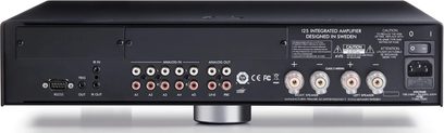 Integreret Primare I25 stereo hi-fi-forstærker i sølv, set forfra, sølvfarvet frontpanel med sorte knapper og stik