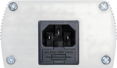 Multipresa Supra MainBlock MD06-EU/SP MK3 nera con 3 prese di corrente femmina, vista frontale su sfondo grigio chiaro