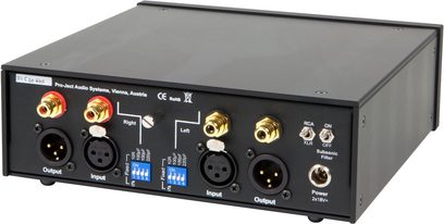 Pro-Ject Phono Box RS sort forforstærker, frontvisning, med RCA-indgange/udgange, justeringer og indikatorlys på frontpanelet
