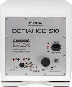 Cajón de graves Paradigm Defiance S10 blanco, vista trasera, carcasa blanca lacada, placa de metal cepillado con conexiones RCA, XLR, IEC