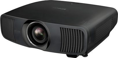 Epson EH-LS12000B zwarte videoprojecteur, vooraanzicht, gecentraliseerde lens, zijdelingse ventilatieopeningen
