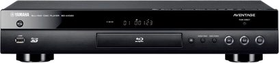 Yamaha BD-A1020 4K Blu-ray-afspiller i sort, børstet aluminiumsfront, blåt display, porte og knapper, fjernbetjening