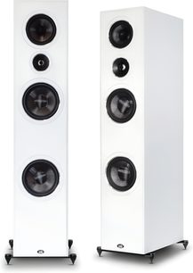 Twee witte PSB Imagine T65 kolomluidsprekers, gelakte afwerking, drie woofers en een tweeter, metalen voeten, front- en 3/4-zijaanzicht