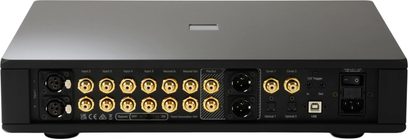 Rega Mercury stereo amplifikatör, altın RCA girişleri, XLR, koaksiyel, USB ve güç prizi ile siyah arka görünüm