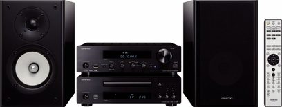 Onkyo CS-1045 black mini Hi-Fi system, CD receiver, bookshelf speakers and remote control, front view