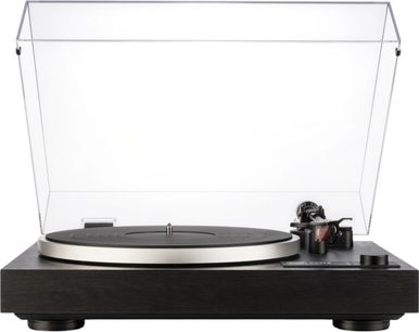 Hi-fi platenspeler Dual CS 418 frontaal gezien, rechthoekige zwarte sokkel met houtafwerking en vier cilindervormige pootjes, ronde aluminiumgrijze draaitafel, opgeklapte transparante stofkap en zwarte toonarm voorzien van een rode cartridge