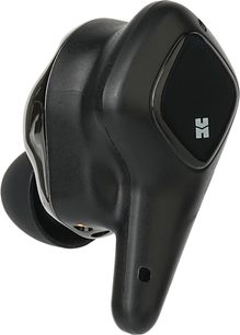 Čierne slúchadlo do uší Hifiman Svanar Wireless 2, pohľad z trojštvrťového uhla, s čiernym nadstavcom a strieborným logom